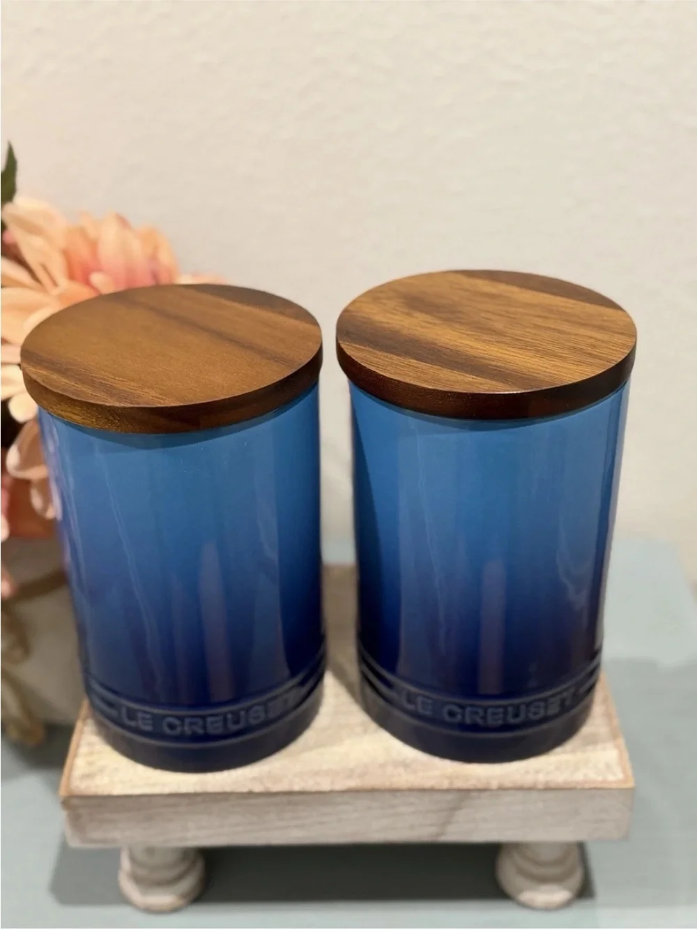 2Le Creuset AZURE BLUE Stoneware Signature Storage Canister Wood Lid 26oz /770ml